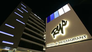 Façade de lâhĂ©bergement - soirĂ©e/nuit
