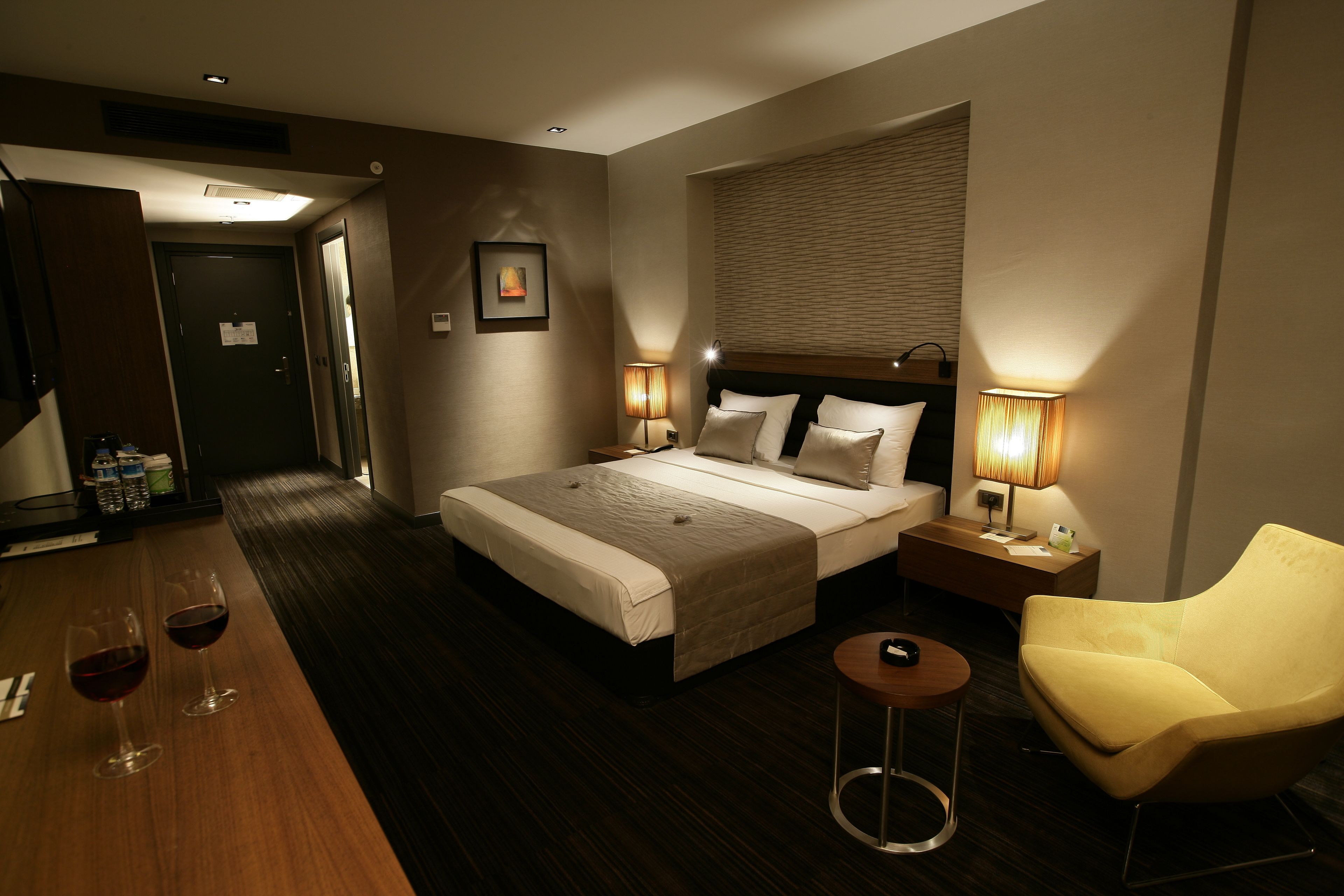 premium bedding, minibar, in-room safe, desk