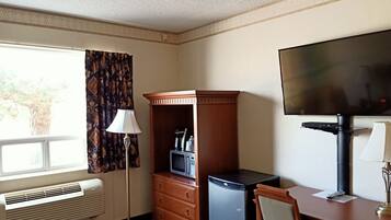 Kamar Deluks, 1 Tempat Tidur King, Bebas Asap Rokok | Meja kerja, tempat tidur lipat/tambahan, dan Wi-Fi gratis