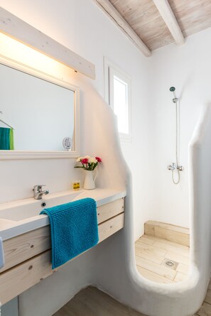 Shower, hair dryer, towels - Electra Village (Mykonos)