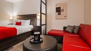 Pillowtop beds, desk, laptop workspace, iron/ironing board - Best Western Plus Airport Inn & Suites (Saskatoon)