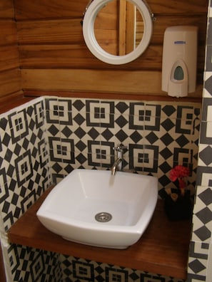 Room, Balcony | Bathroom sink - Hotel Luna Del Rio (El Castillo)