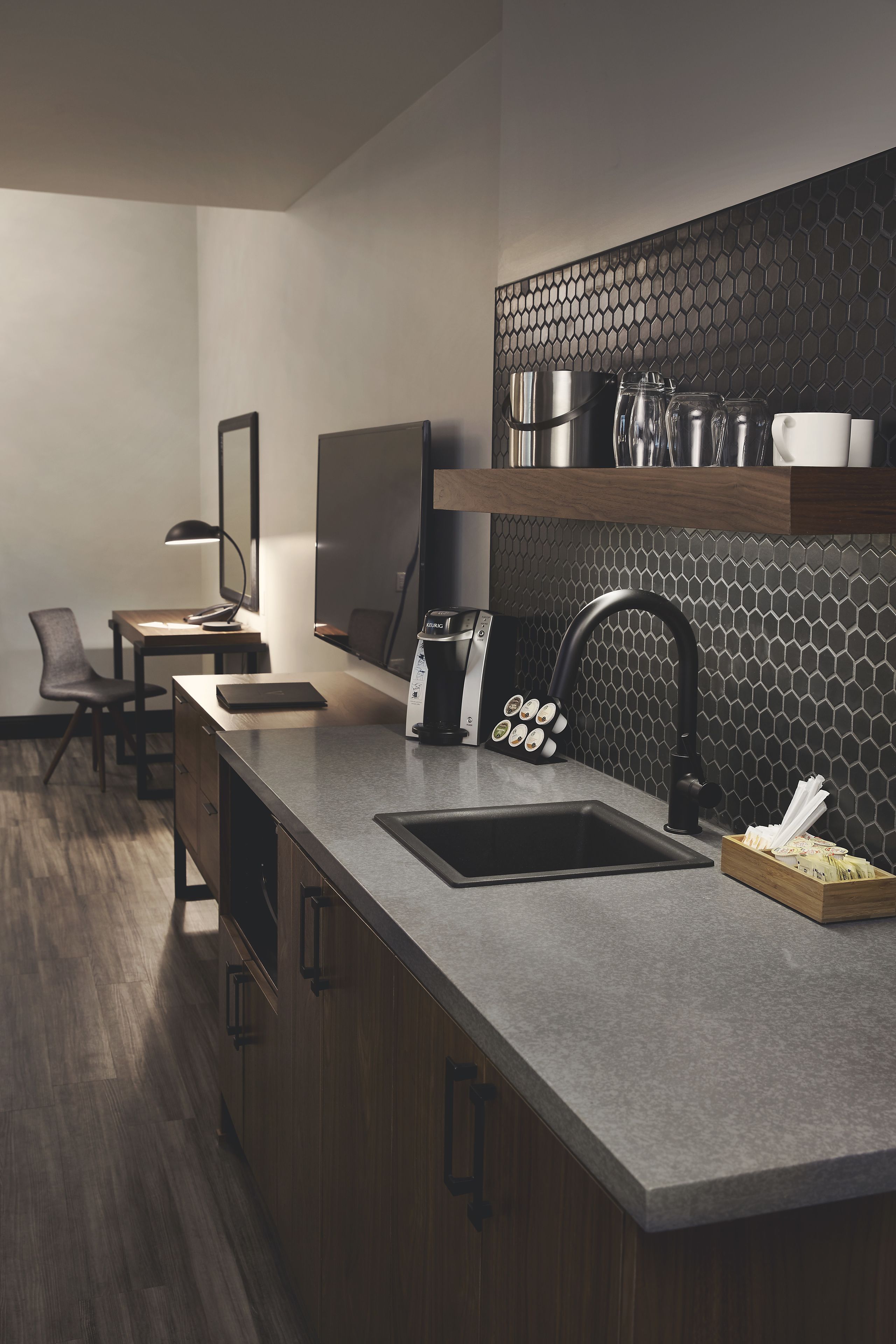 fridge, microwave, coffee/tea maker