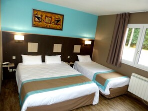 Desk, soundproofing, iron/ironing board, free WiFi