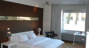 Desk, iron/ironing board, free WiFi, bed sheets