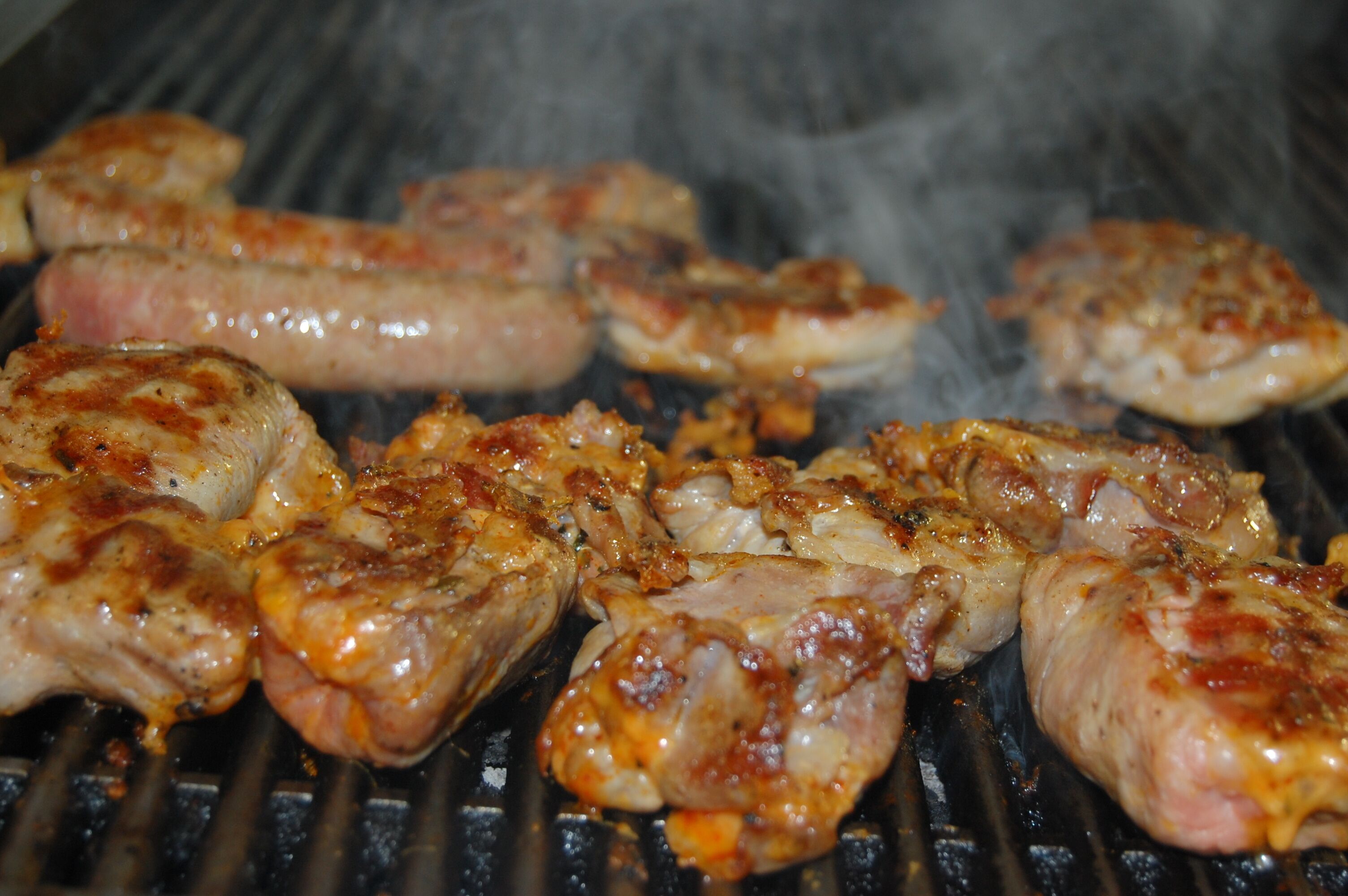 Trozos de pollo a la parrilla.