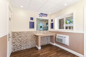 Lobby - Americas Best Value Inn Avenel Woodbridge (Avenel)