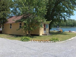 Exterior - Sunrise Resort (Trent Lakes)