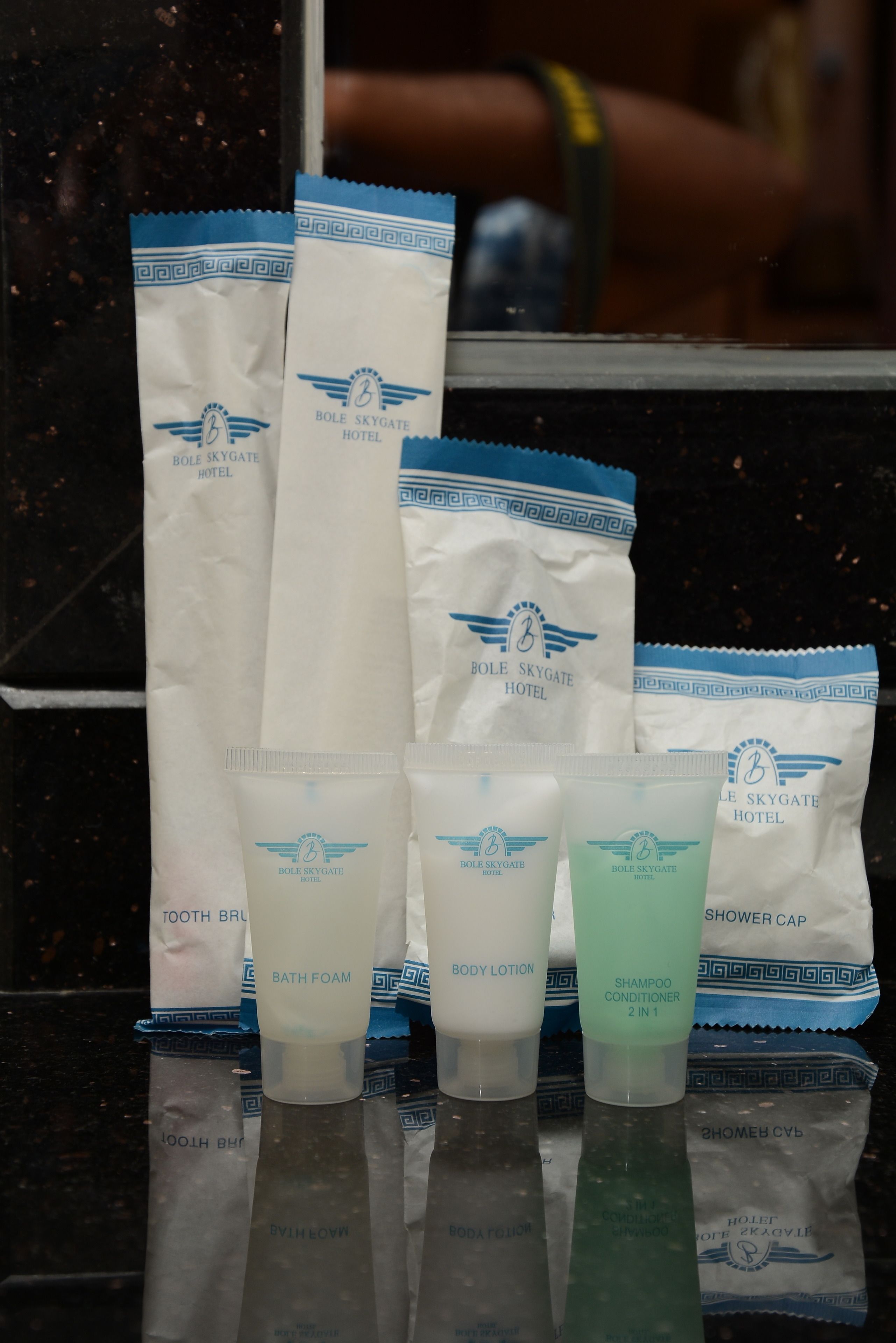 shower, rainfall showerhead, free toiletries, hair dryer