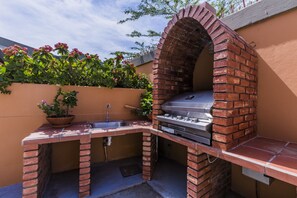 BBQ/picnic area - King David Suites (Noord)