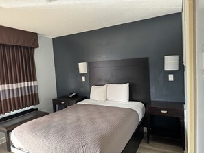 Standard Room, 1 Queen Bed, Non Smoking