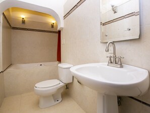 Deluxe-Penthouse, 2 Schlafzimmer | Badezimmer | Designer-Toilettenartikel, Haartrockner, Handtücher