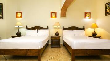 Deluxe Double Room | Desk, free WiFi, bed sheets