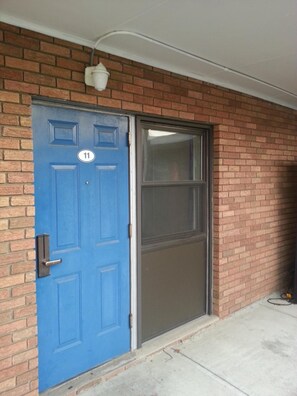 Exterior - Americana Motel (Avenel)