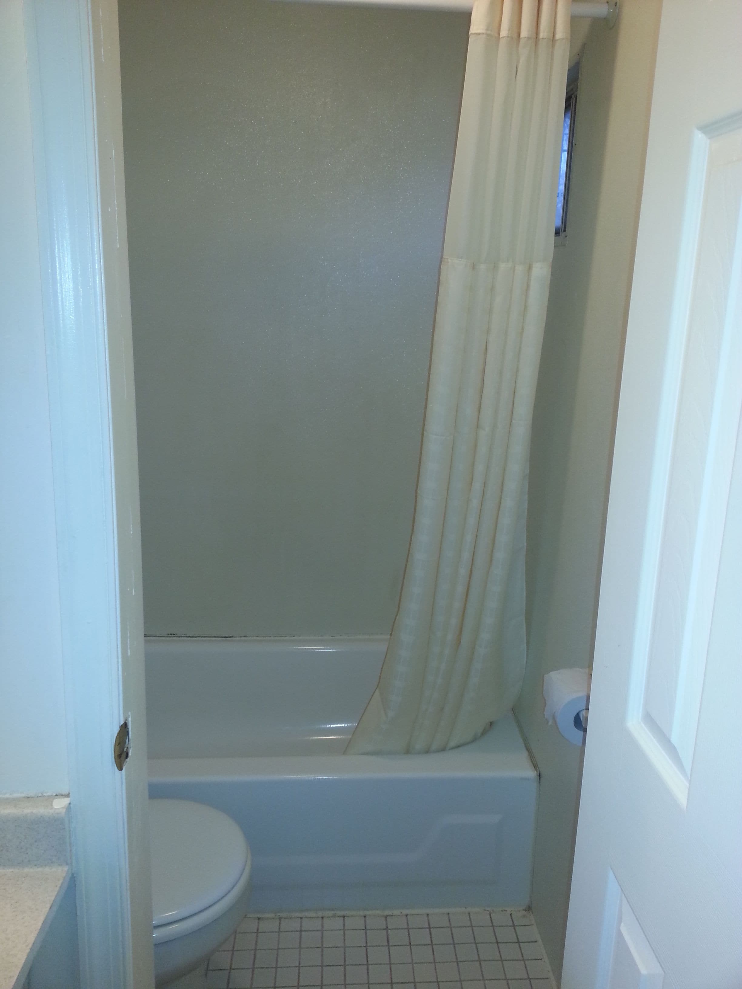 Standard Room (One Full Size Bed) | Bathroom | Shower, hair dryer