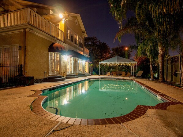 Outdoor pool - HI Houston Hostel (Houston)