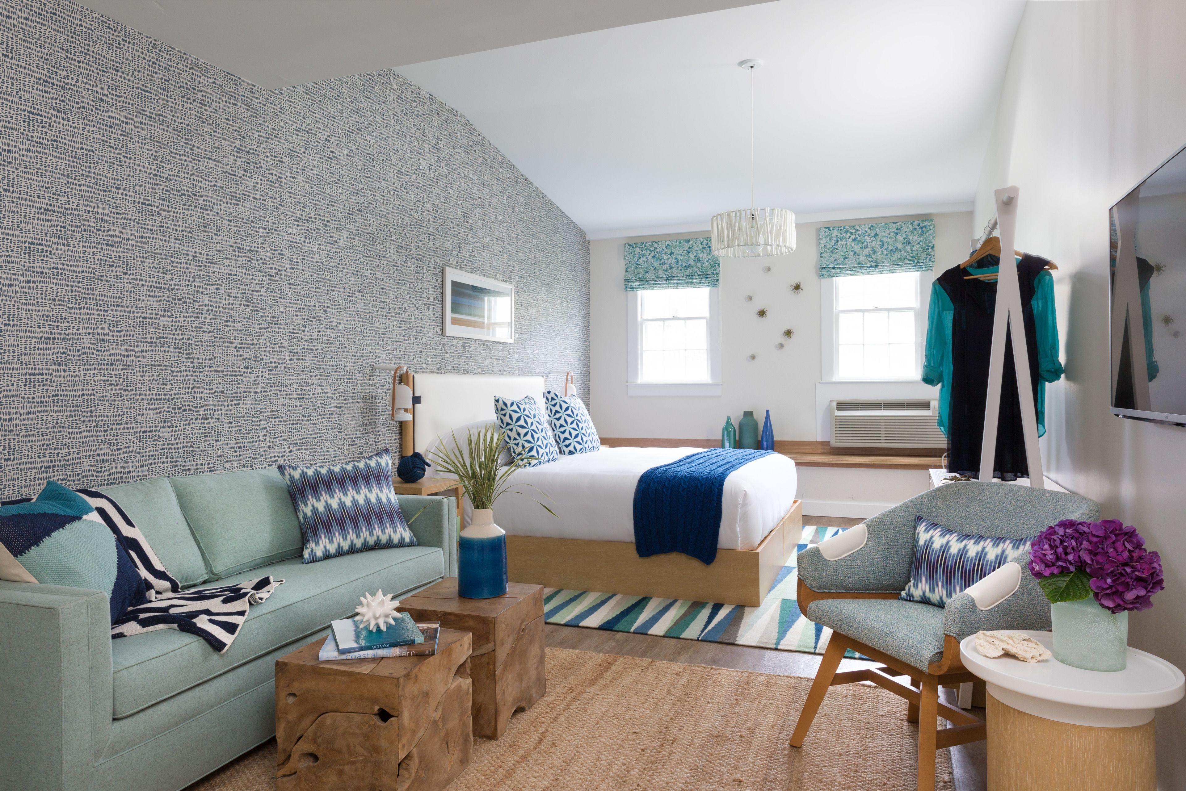 suite, 1 king bed with sofa bed | premium bedding, iron/ironing board, free wifi, bed sheets