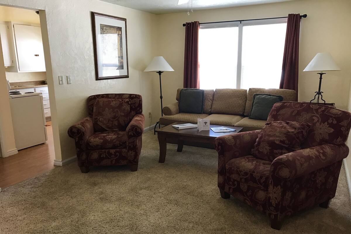 Signature Suite | Living area | Flat-screen TV