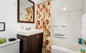 Bathroom - The Suites of Lava Hot Springs (Lava Hot Springs)