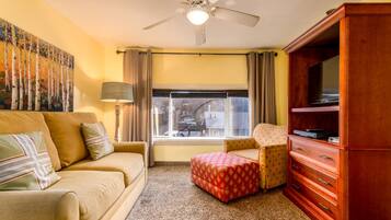Family Suite | Living area | Flat-screen TV