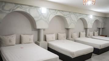 Standard Room, Multiple Beds | Desk, free WiFi, bed sheets