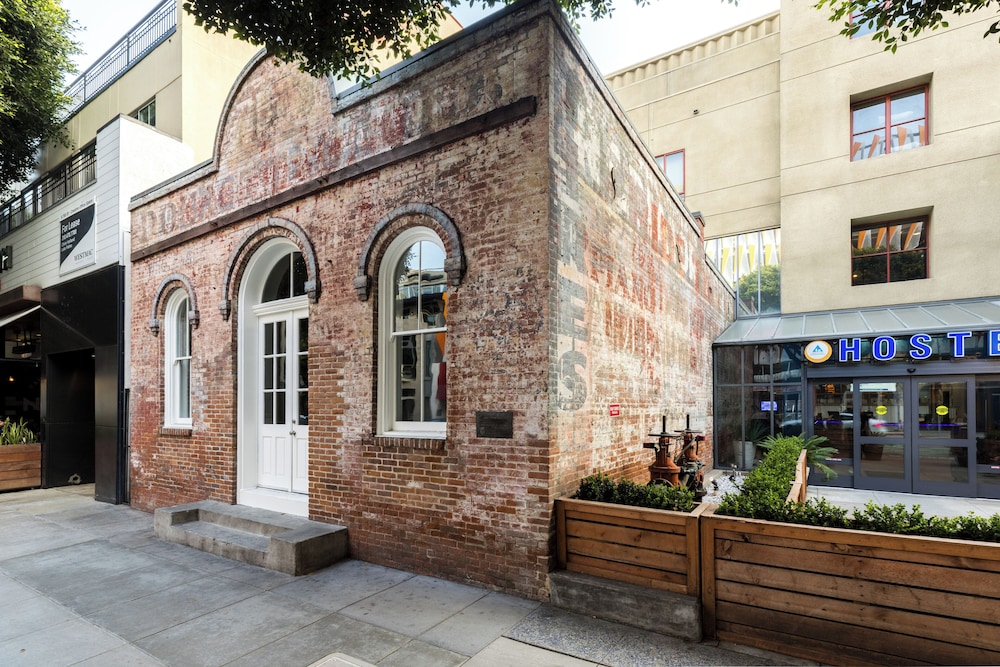 HI Los Angeles Santa Monica Hostel