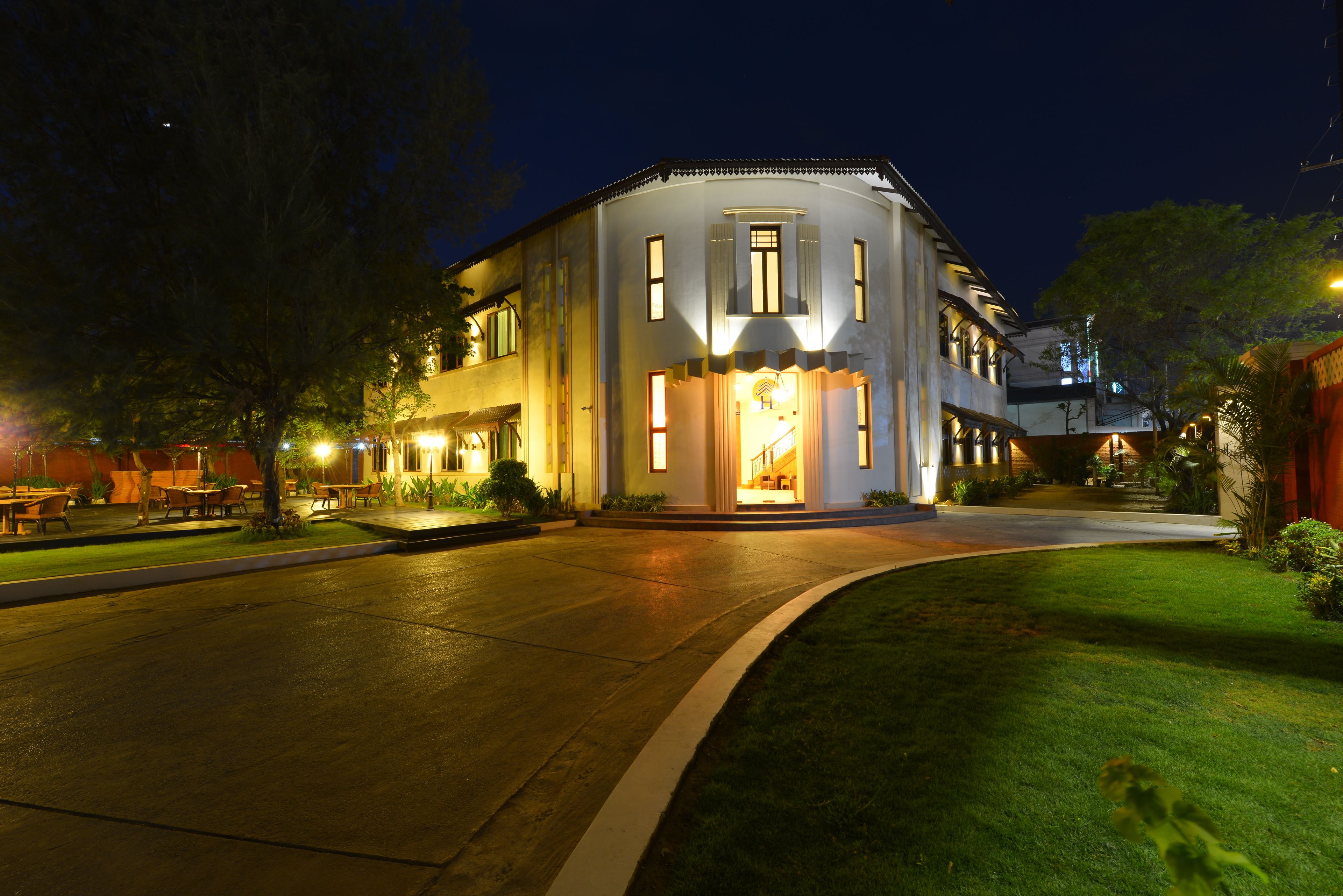 Fachada del alojamiento - Noche