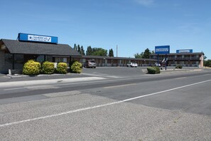 Exterior - Americas Best Value Inn Boardman (Boardman)