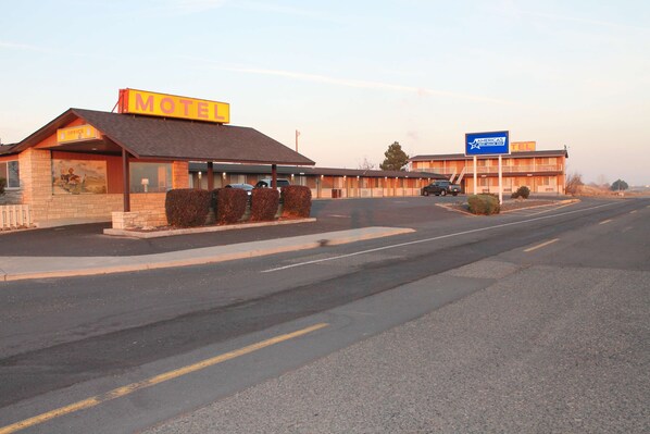 Street view - Americas Best Value Inn Boardman (Boardman)