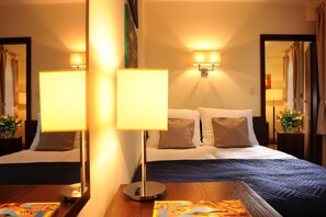 Triple Room | Minibar, in-room safe, desk, laptop workspace - Armon Residence (Kraków)