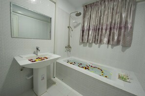 Free toiletries, hair dryer, bathrobes, slippers - Taw Win Myanmar Hotel (Mandalay)