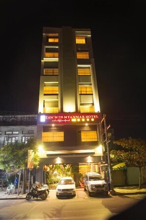 Exterior - Taw Win Myanmar Hotel (Mandalay)