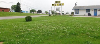 Iris Motel