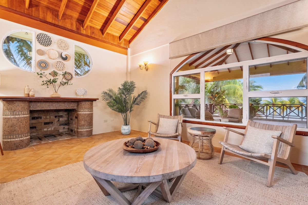 Deluxe Suite | Living area