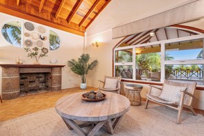 Deluxe Suite | Living area - Coconut Row Boutique Hotel (Hopkins)