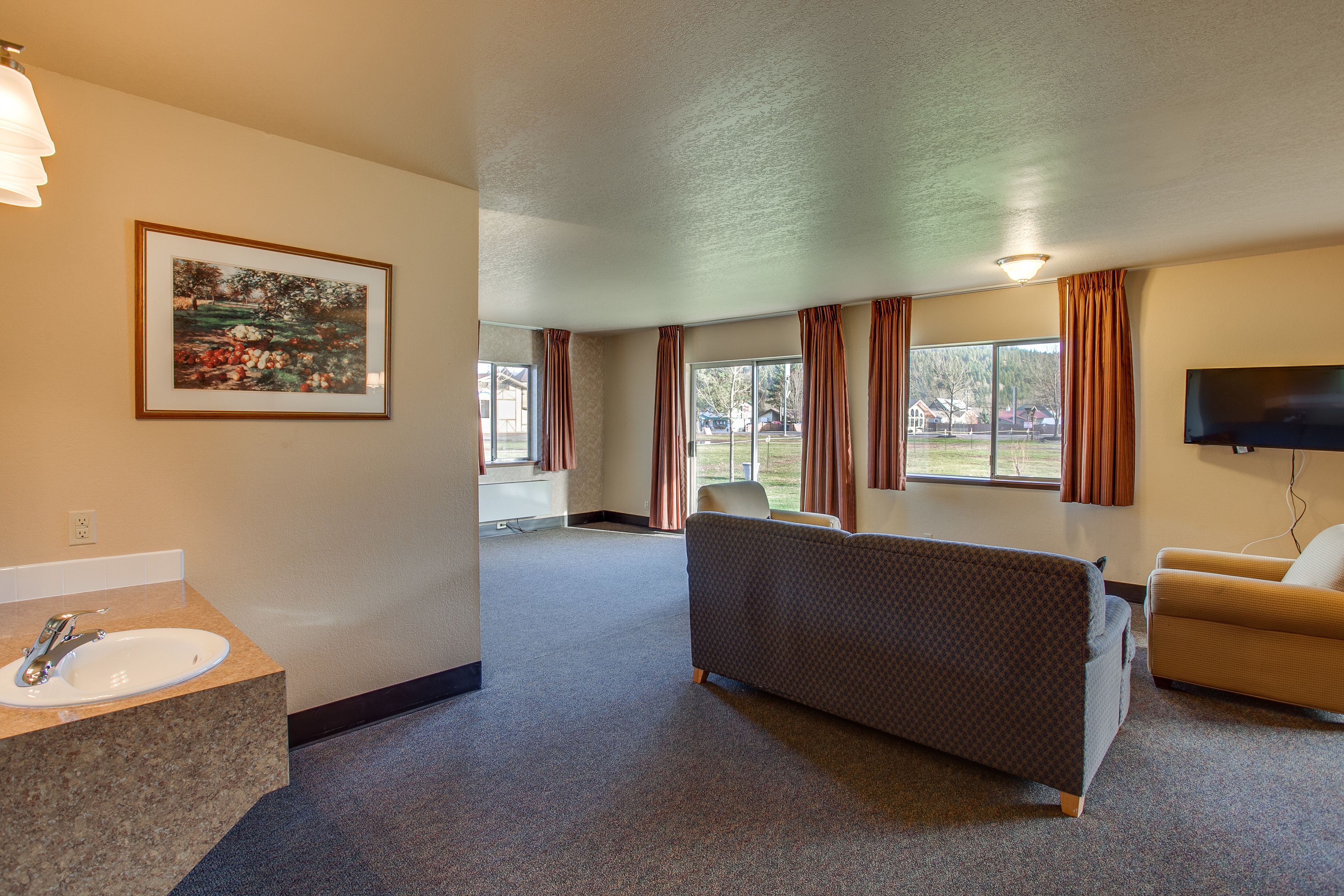 family suite, kitchenette | in-room safe, desk, soundproofing, free wifi