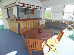Dining - CoCo Rose Guesthouse (Cades Bay)