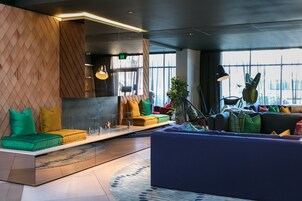 Sala de estar en el lobby