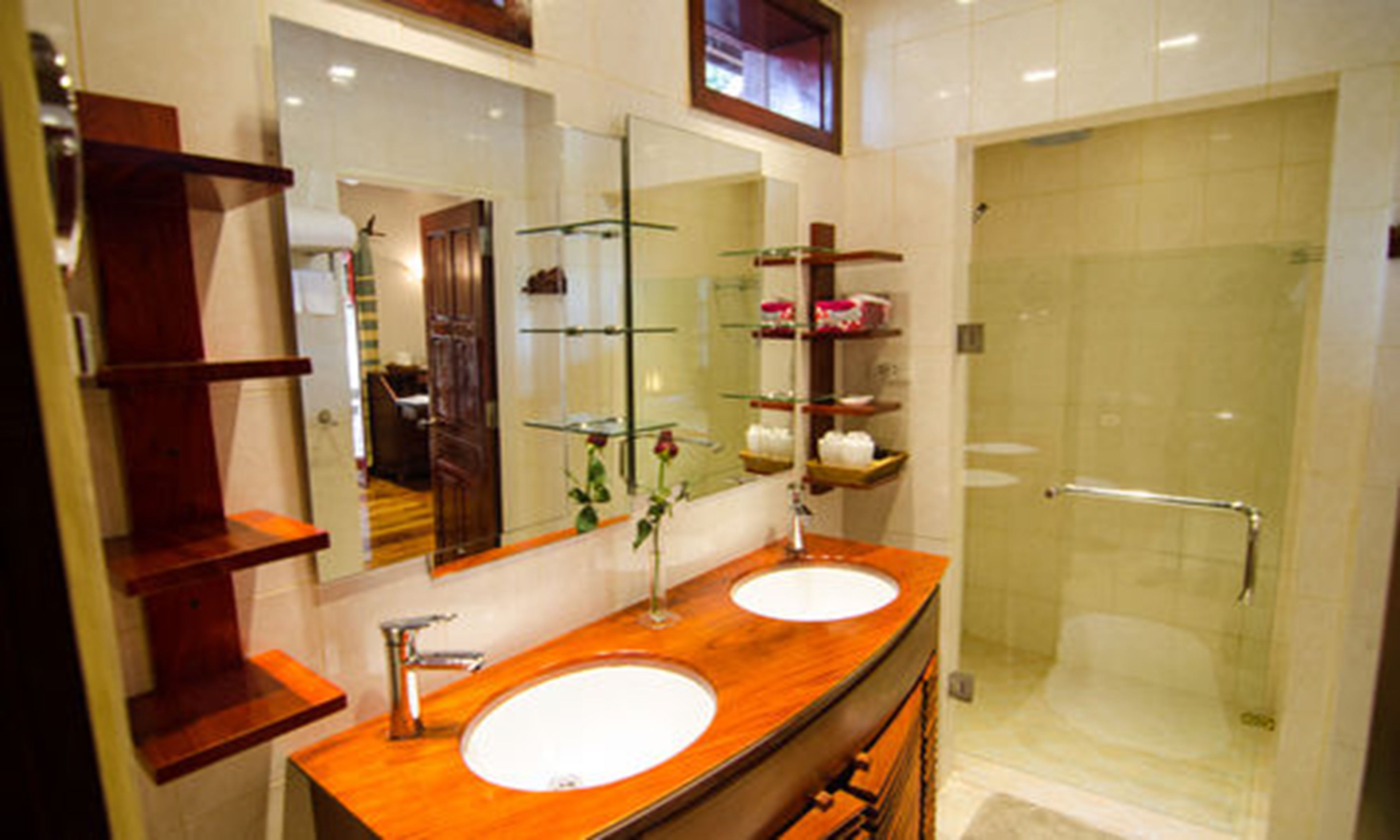 shower, rainfall showerhead, free toiletries, hair dryer