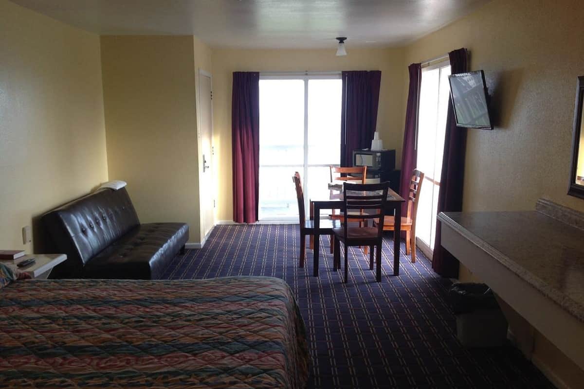 Desk, free WiFi, bed sheets