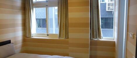 標準客房 (Window) | 書桌、熨斗/熨衣板、免費無線上網、床單