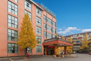 Unclassified image, 2 of 140, button - Huaxi Hotel Dujiangyan (Chengdu)