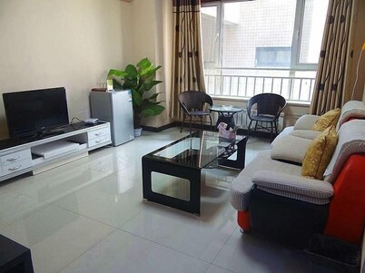 Zhonggulou Apartment Hotel