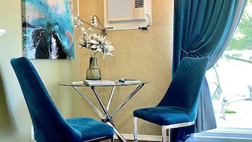 Tranquility Room | Living room