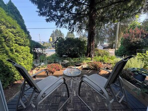 Habitación cuádruple estándar, balcón | 1 dormitorio, ropa de cama de alta calidad, minibar y escritorio