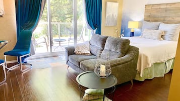 Kamar Romantis, 1 Tempat Tidur Queen, balkon, pemandangan gunung | 1 kamar tidur, seprai premium, minibar, dan meja kerja