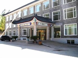 Exterior - Wutaishan Jingyuan Hotel (Xinzhou)