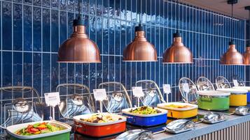 Colazione a buffet inclusa, servita tutte le mattine