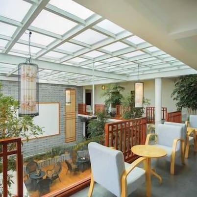 Dali Encounter Hotel