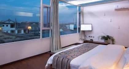 Dali Encounter Hotel